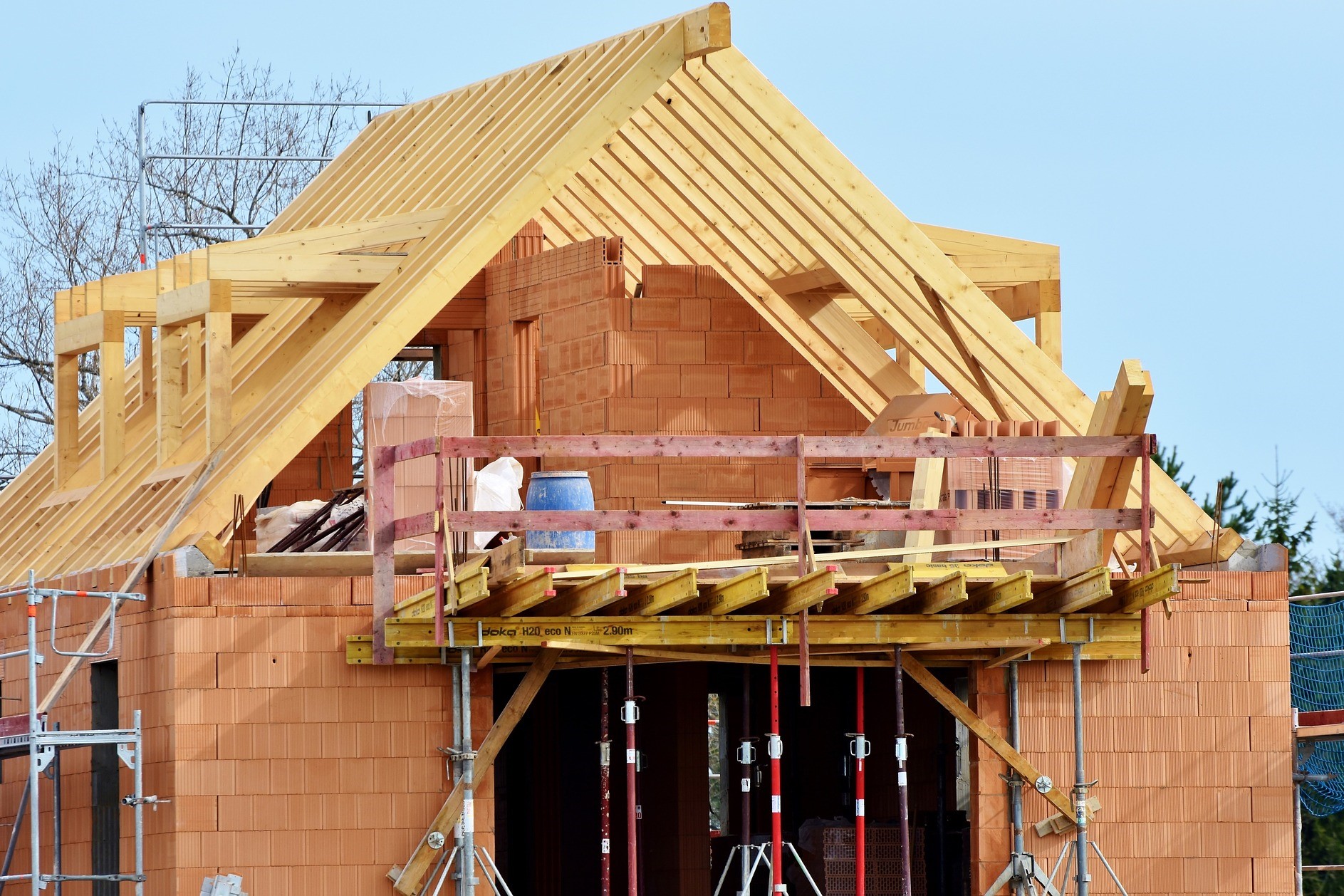 Czy Bezpieczny kredyt 2% uratuje branżę budowalną?